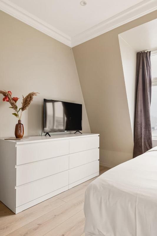 Dinbnb Apartments I New 2021 I SONOS and SMART TV - image 13