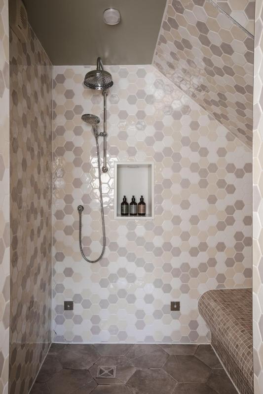 Deluxe Double or Twin Room image 2