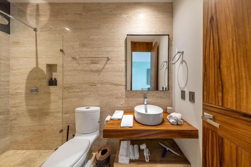 2 BR with Direct Walk-out to Pool Sauna and Gym - image 17