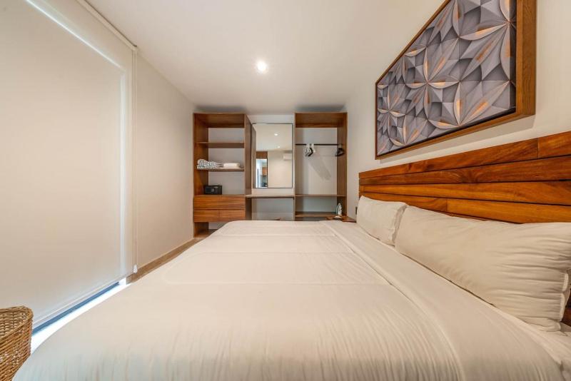 2 BR with Direct Walk-out to Pool Sauna and Gym - image 42