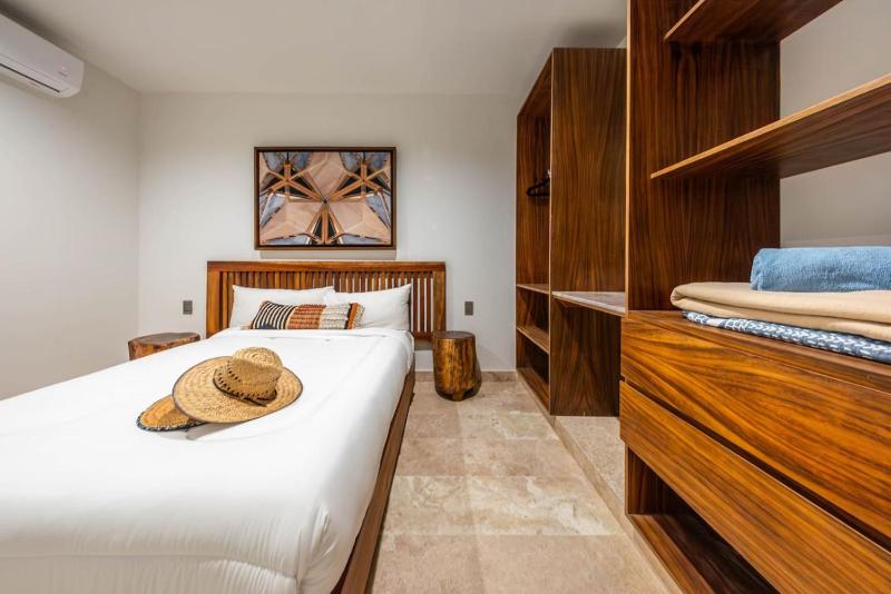 2 BR with Direct Walk-out to Pool Sauna and Gym - image 21