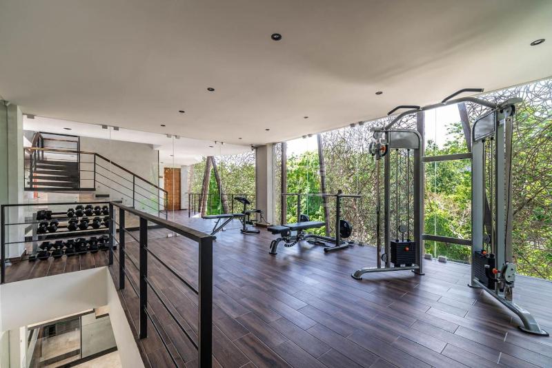 2 BR with Direct Walk-out to Pool Sauna and Gym - image 19