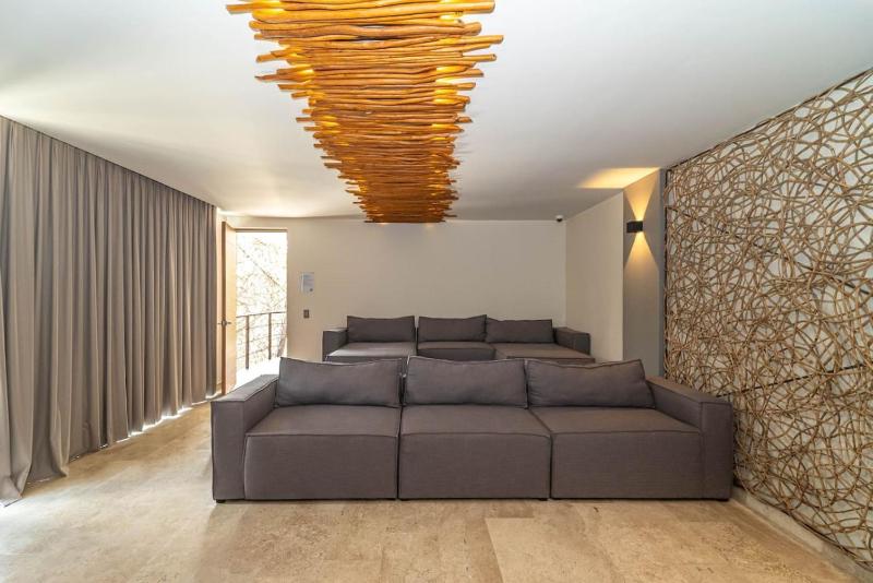 2 BR with Direct Walk-out to Pool Sauna and Gym - image 33