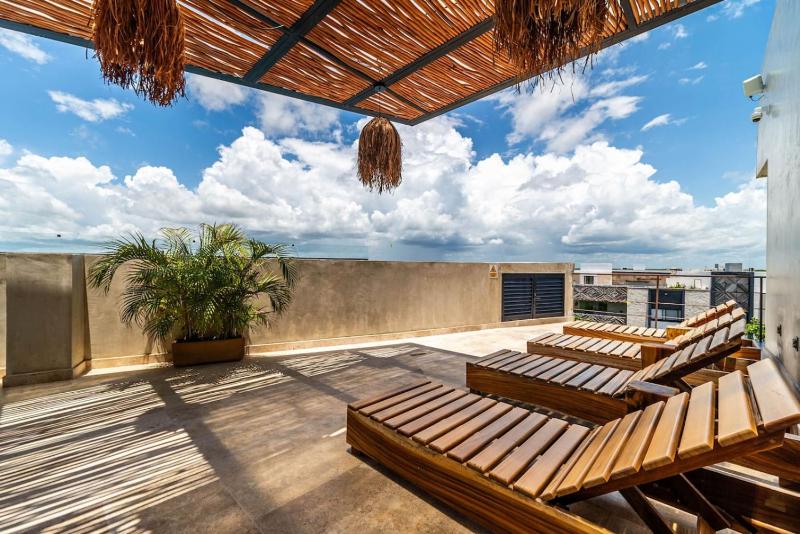 2 BR with Direct Walk-out to Pool Sauna and Gym - image 26