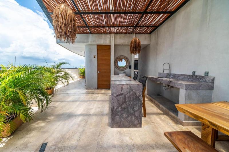 2 BR with Direct Walk-out to Pool Sauna and Gym - image 9