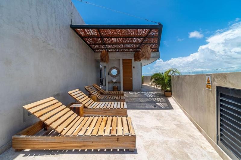 2 BR with Direct Walk-out to Pool Sauna and Gym - image 20