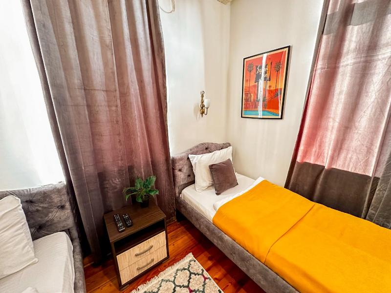 Double Room image 4