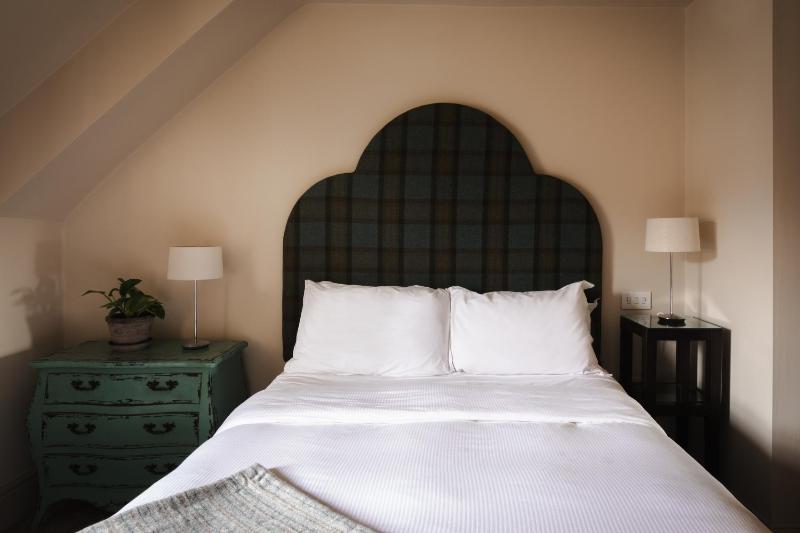 Double Room image 4