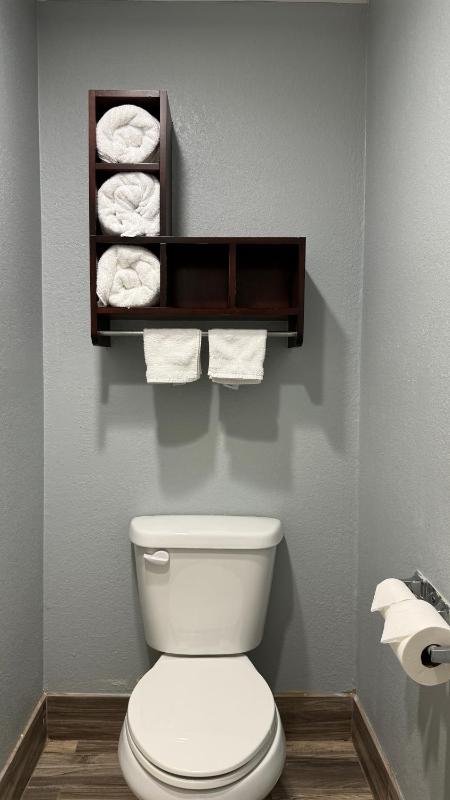 King Room - Non-Smoking image 1