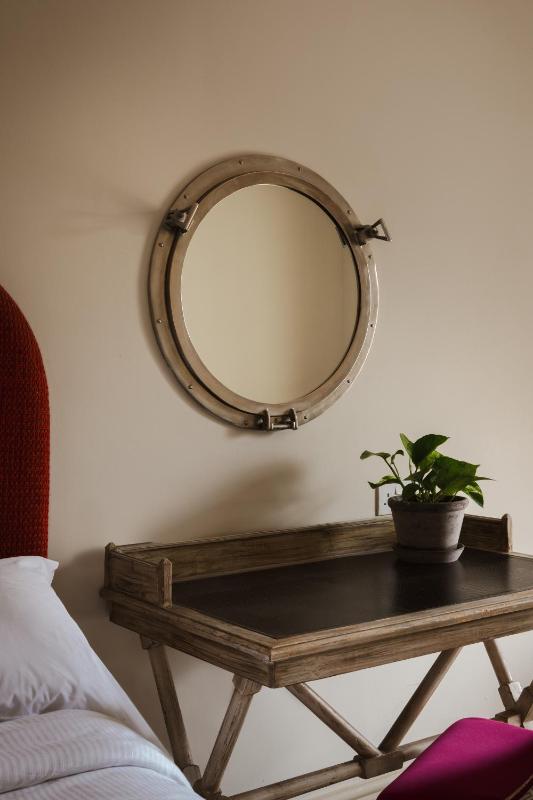 Deluxe Double Room image 3