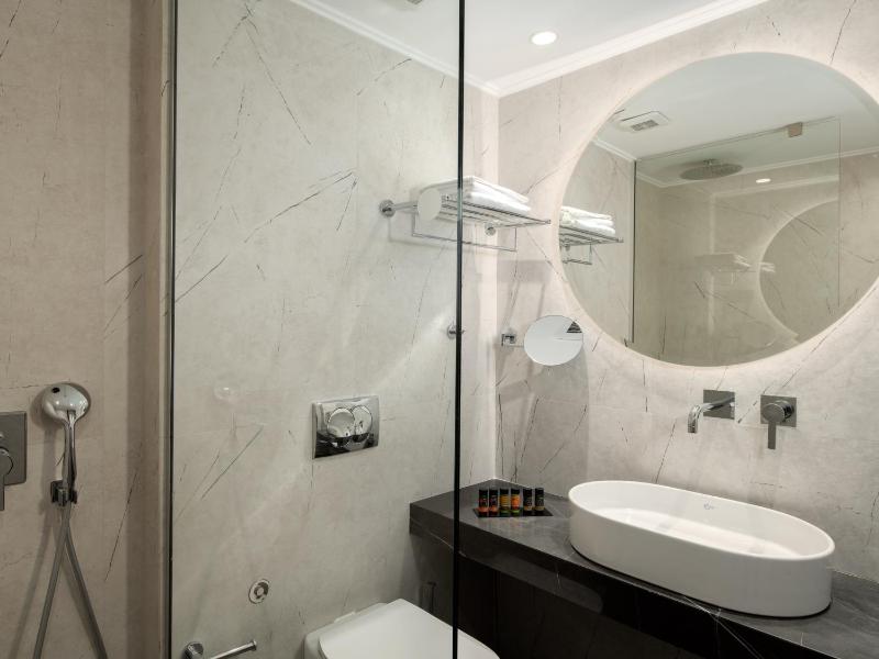Standard Room with Pool View image 2