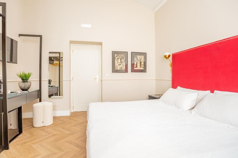 Standard Double Room image 4