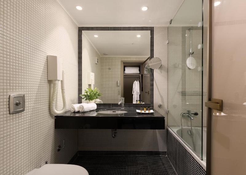 Superior Room with Pool View image 2
