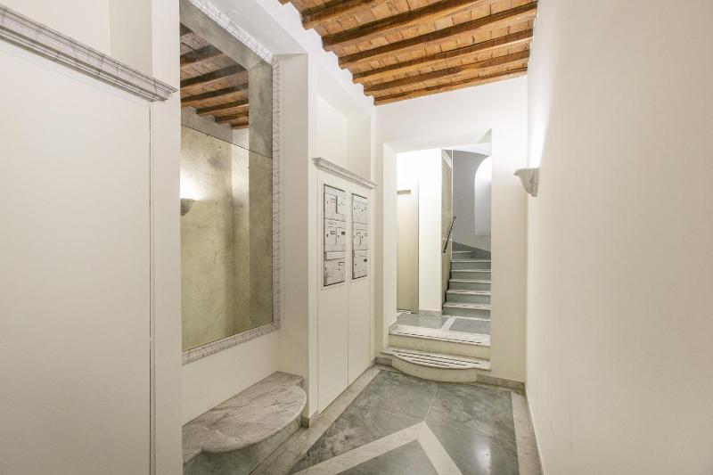 Penthouse Apartment with Terrace - Split Level image 3