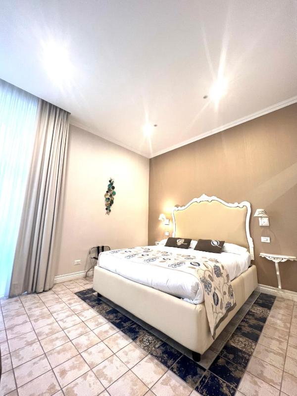 Triple Room with Bath image 2