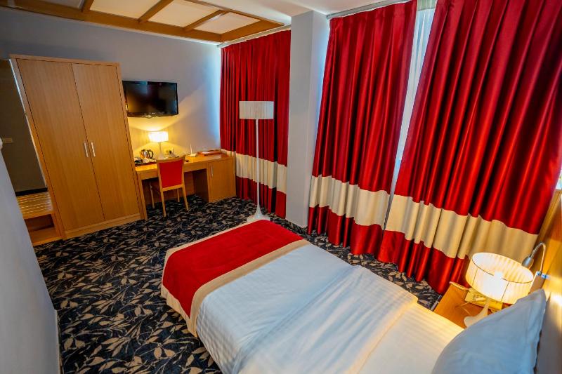 Single Room image 4