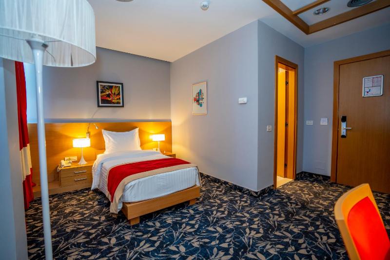 Single Room image 3