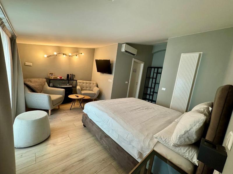 Suite with Balcony image 1
