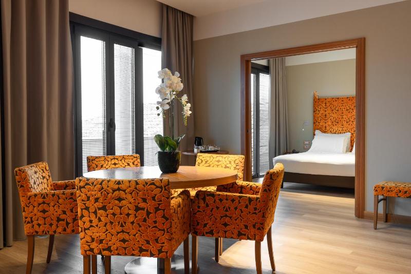 Master Suite image 1