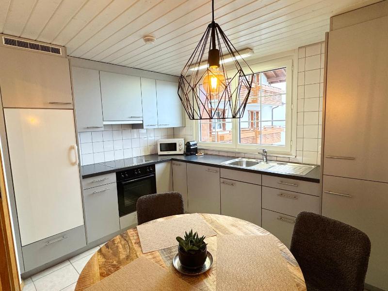 Three-Bedroom Apartment with One Double and Two Single Beds image 4