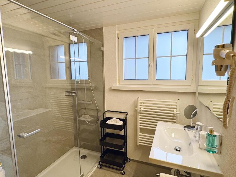Three-Bedroom Apartment with One Double and Two Single Beds image 3