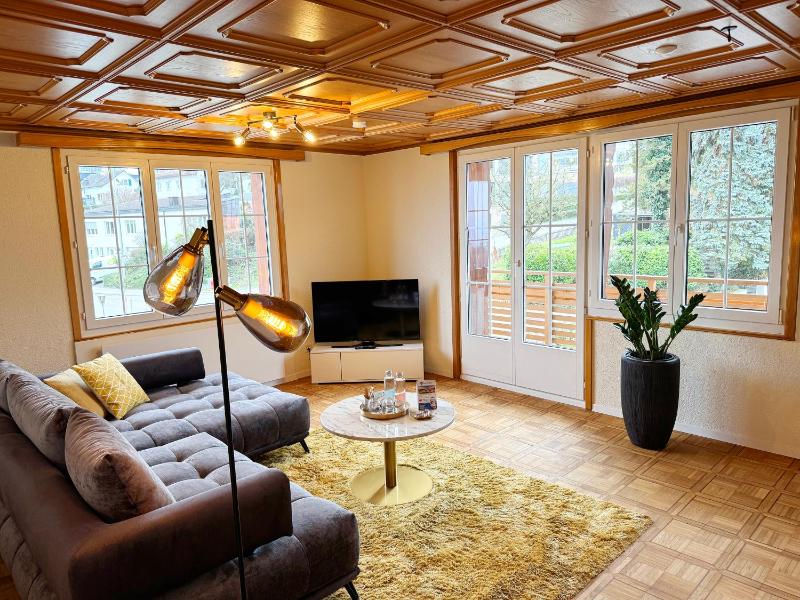 Three-Bedroom Apartment with One Double and Two Single Beds image 2