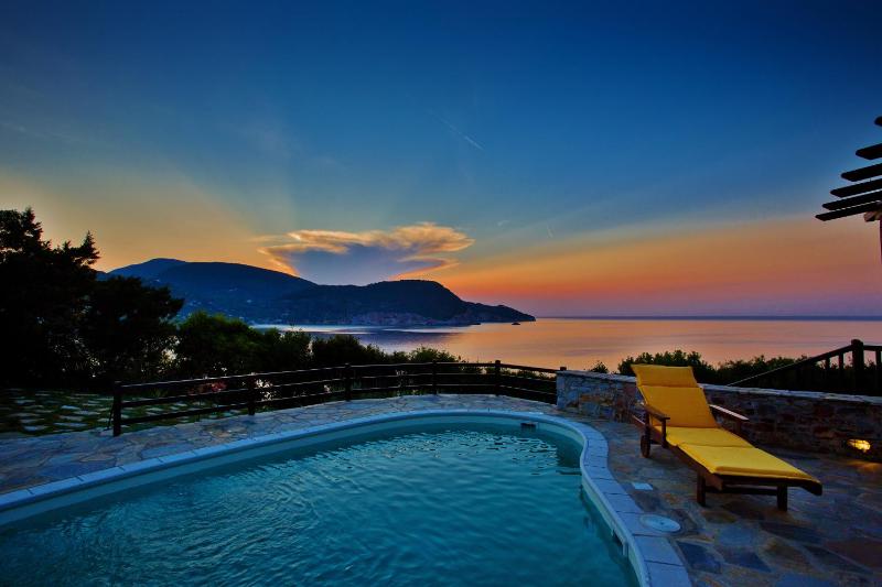 Porto Skopelos Villas - image 1