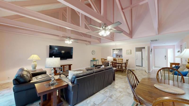 526 Queens Grant - image 5