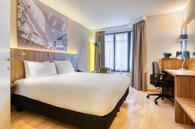 Standard Room image 3