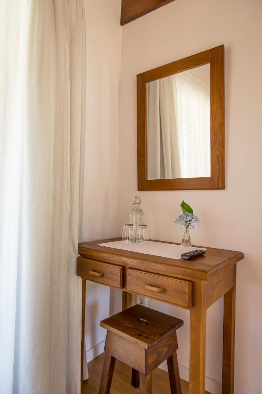 Double Room image 3