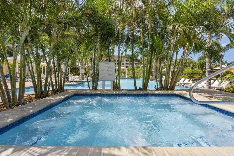 Beach View - Miramar Pleasure 2BR condo - LV308 - image 8