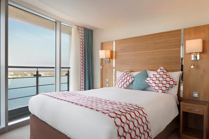 Waterfront Suite image 2