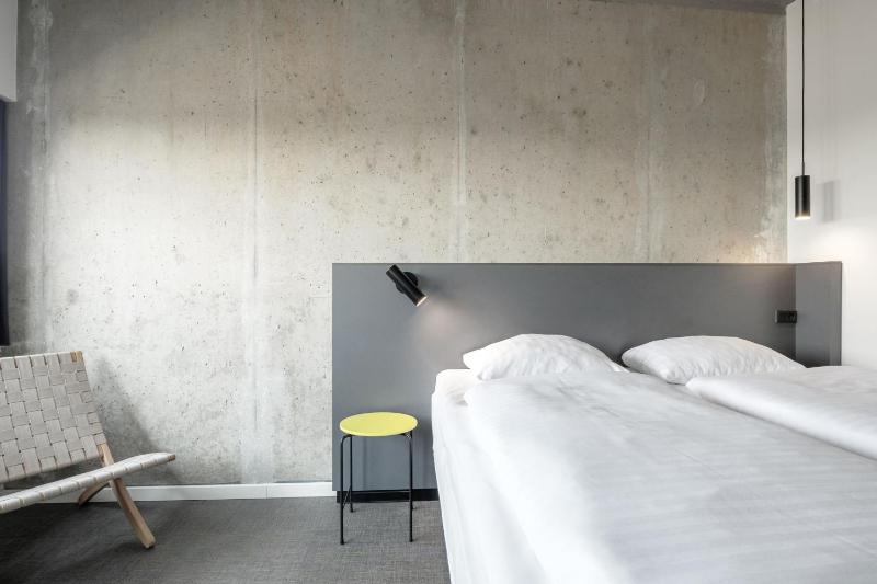 Standard Twin Room image 1