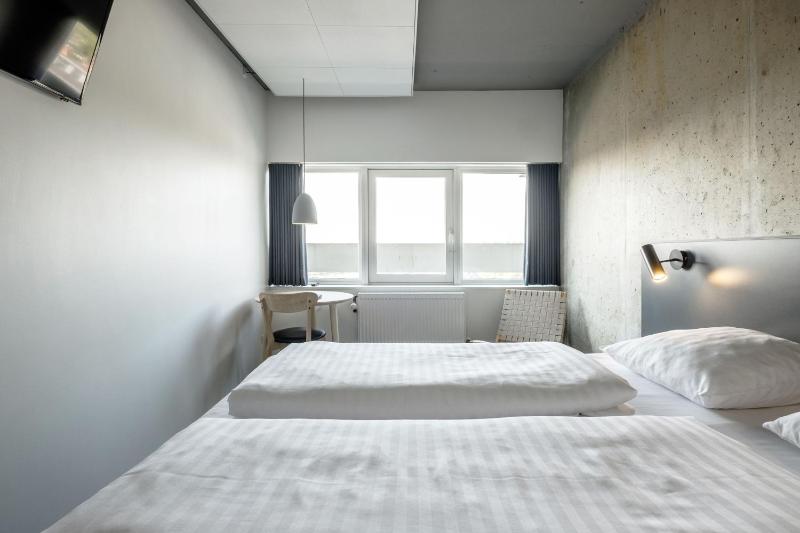 Standard Double Room image 3