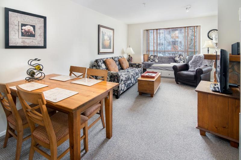 Town Plaza Suites by Golden Dreams - image 17