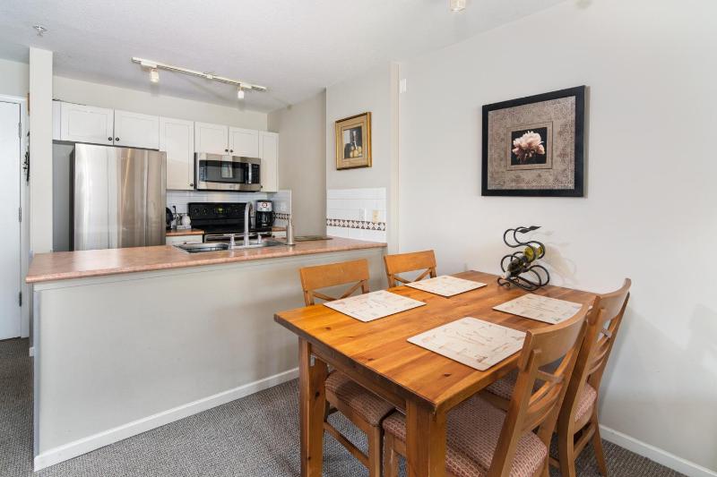 Town Plaza Suites by Golden Dreams - image 8