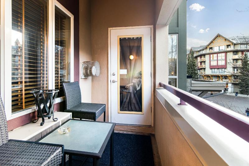 Town Plaza Suites by Golden Dreams - image 25