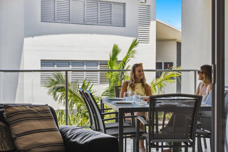 Seaside Serenity - Apartment Ocean Views - image 6