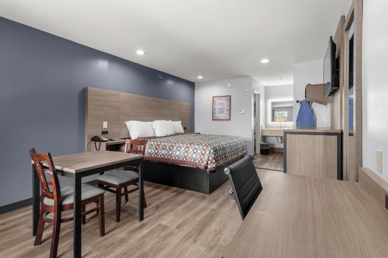 King Room image 4