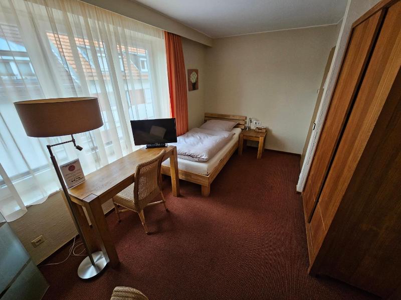 Single Room image 2