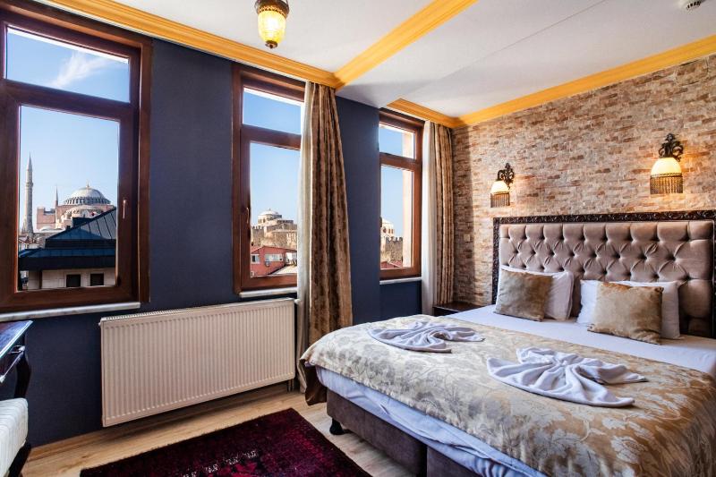 Superior Double Room image 3