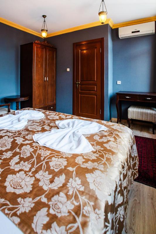 Superior Double Room image 4