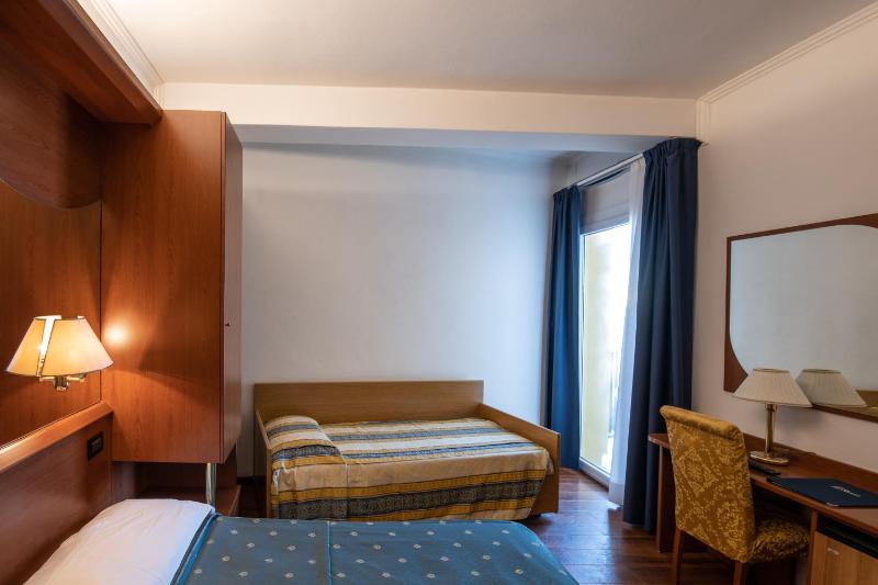 Hotel Mondial - image 31