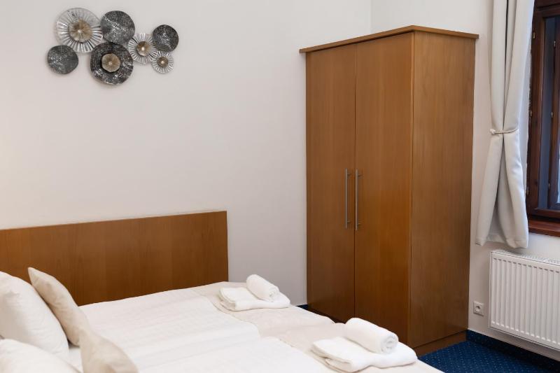 Standard Double or Twin Room image 4