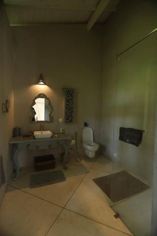 Koggala Lake Villas 1 & 2 with 5 bedrooms - image 14