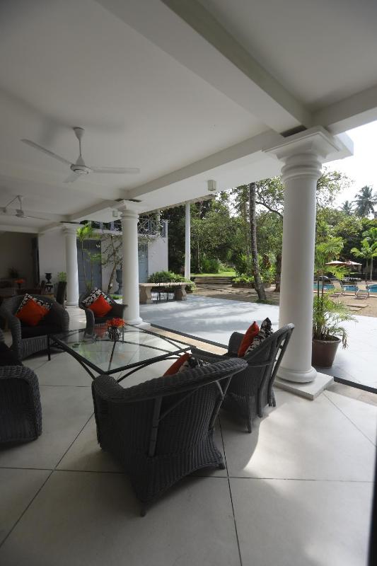 Koggala Lake Villas 1 & 2 with 5 bedrooms - image 9