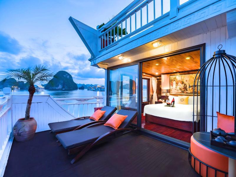 Hera Classic Boutique Cruise - image 1
