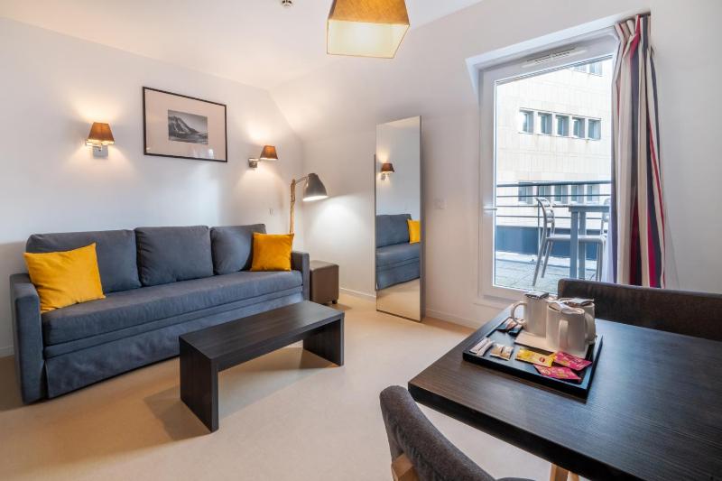 One-Bedroom Apartment image 3