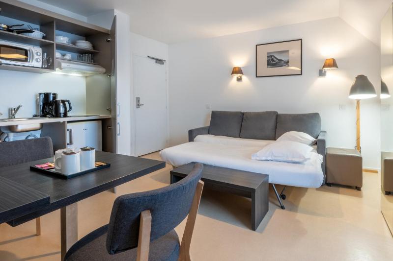 One-Bedroom Apartment image 2