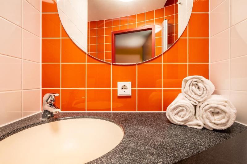Single Room image 3